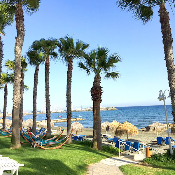 塞浦路斯的海滩，治安与建筑文化